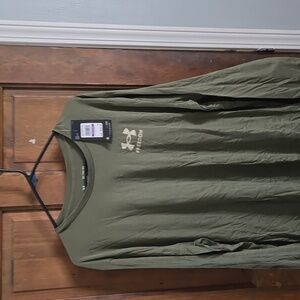 Under Armour long sleeve tshirt